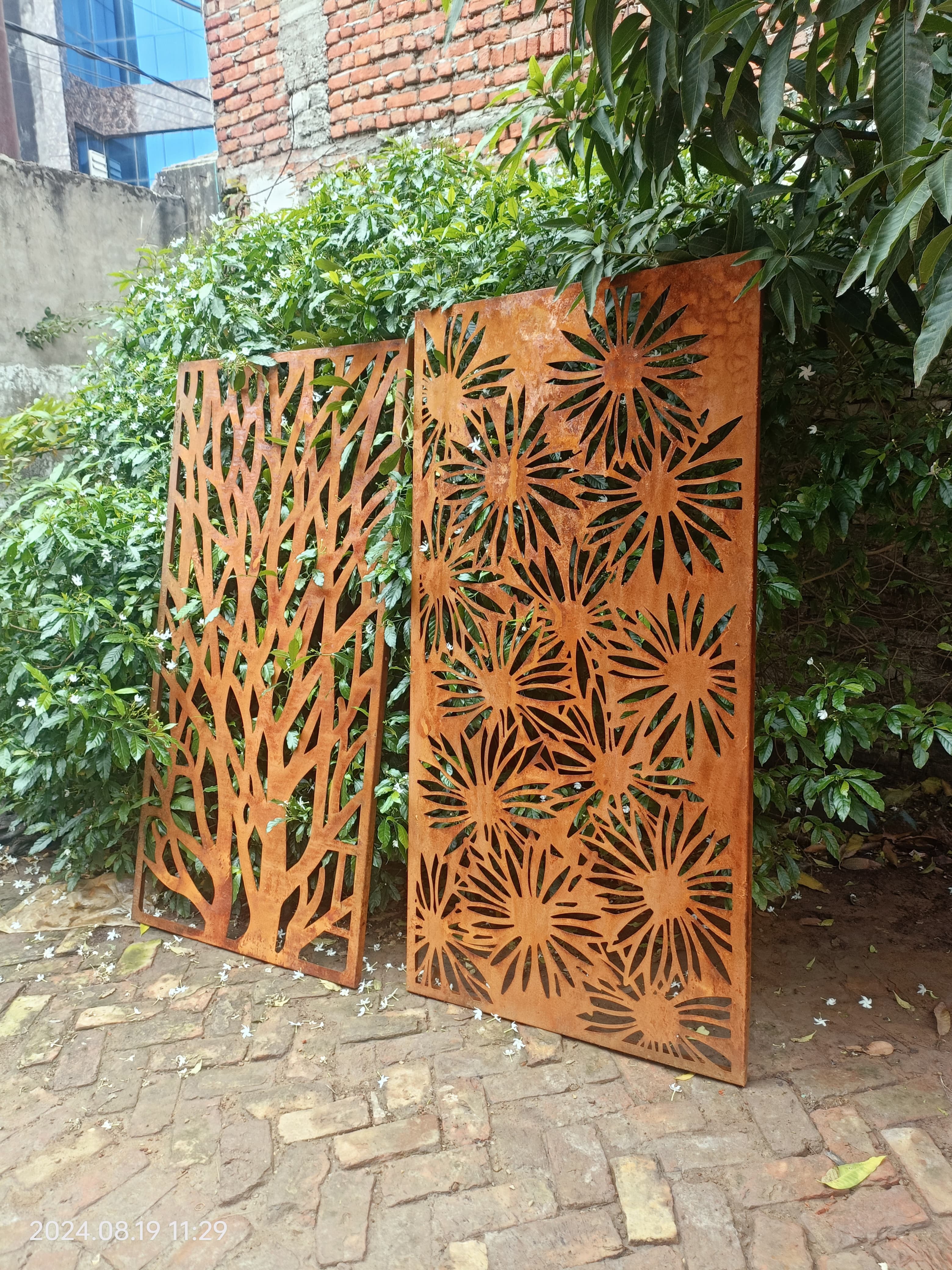 Planters & Outdoor Décor